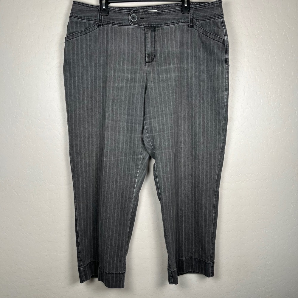 CJ Banks Gray Pinstripe Stretch Cropped Pants Comfort Fit Size 18W